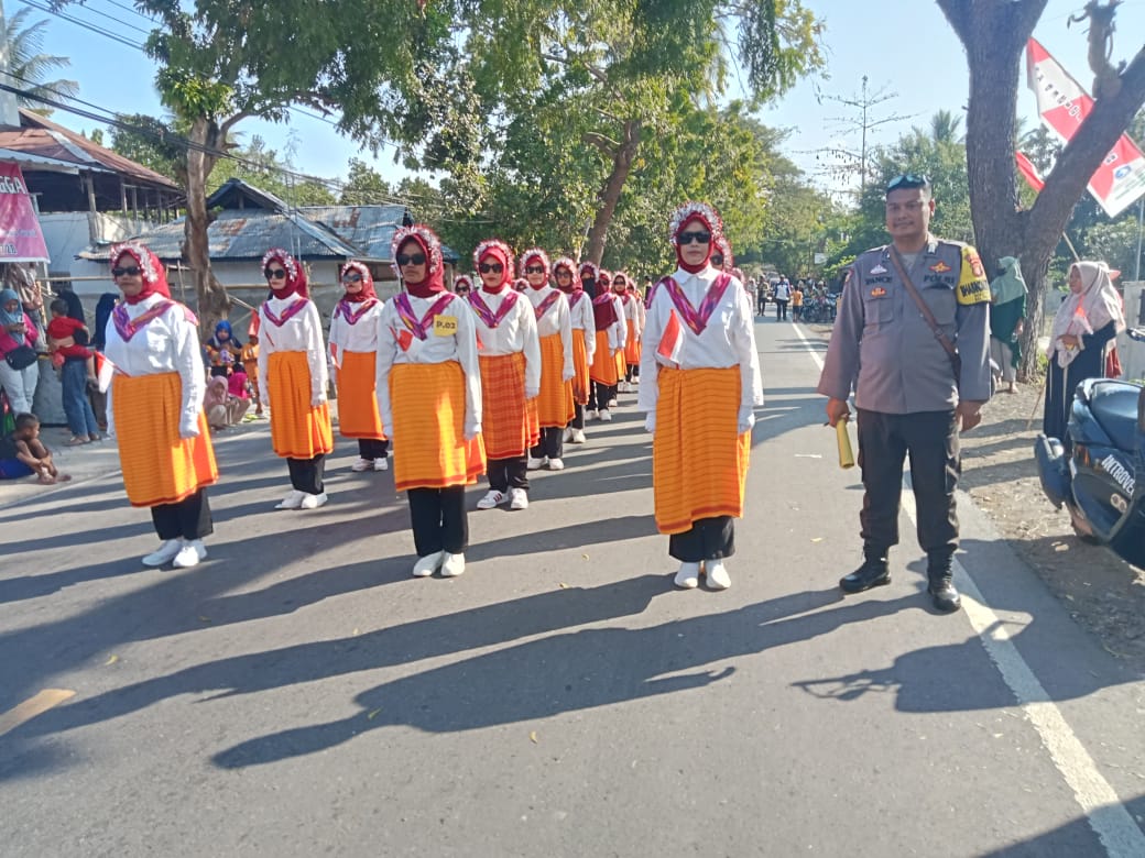 Antusias Warga Panda Palibelo, menyaksikan Gerak Jalan Indah HUT RI Ke- 79 