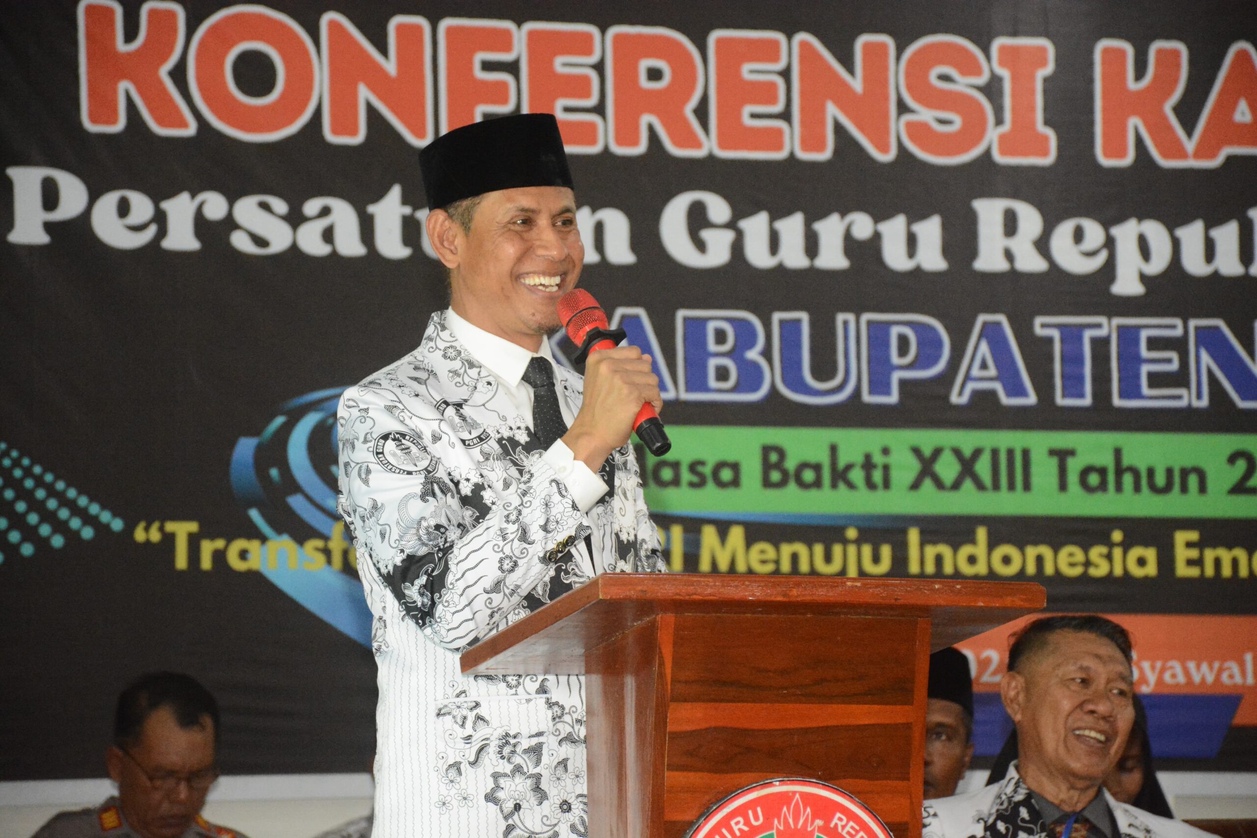 Konferensi PGRI Masa Bakti XXIII tahun 2025-2030 Resmi di Buka Wabup Bima 