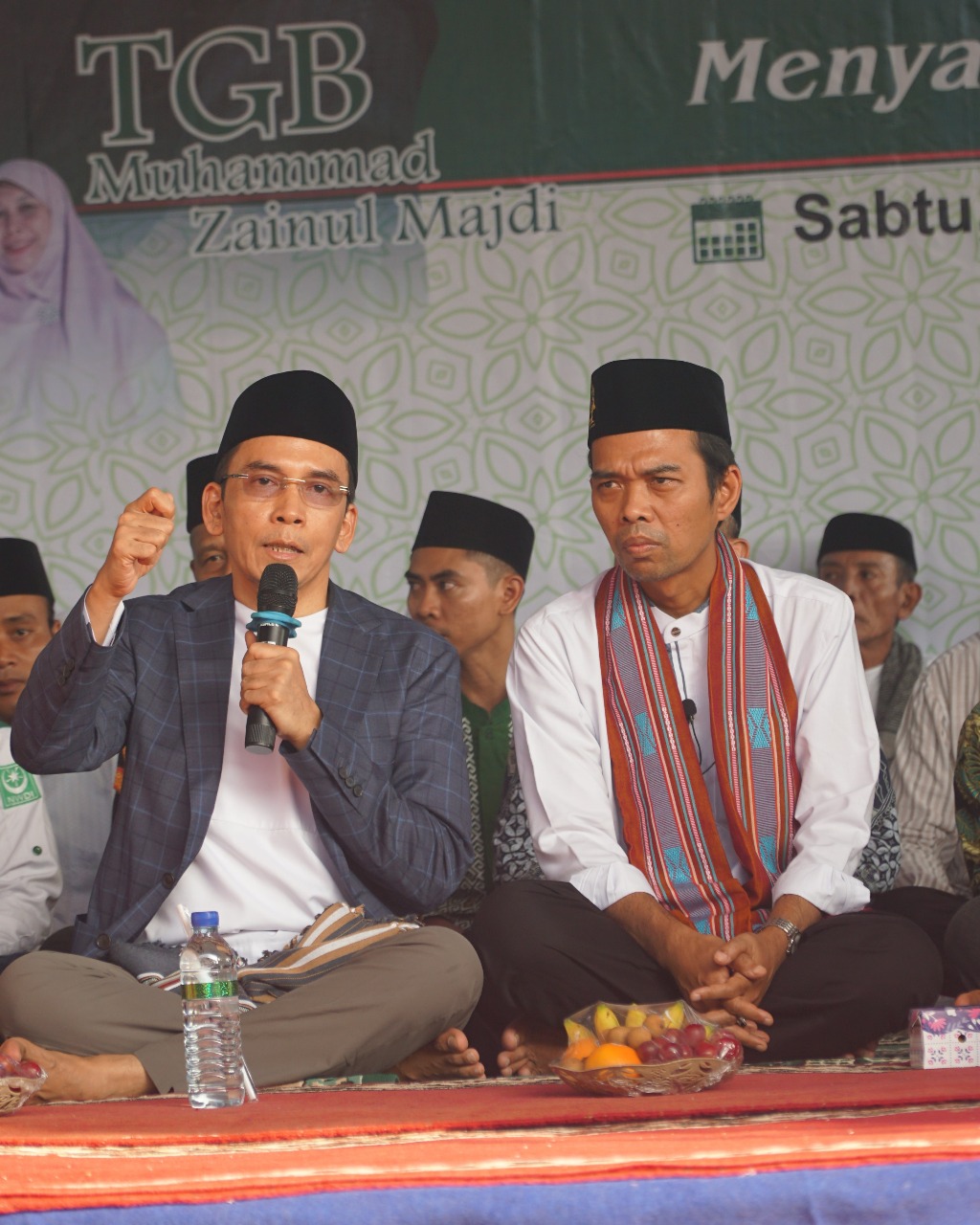 Dua Ulama Aswaja dalam Satu Panggung Tabligh Akbar di Lombok: TGB Zainul Majdi dan Ustad Abdul Somad