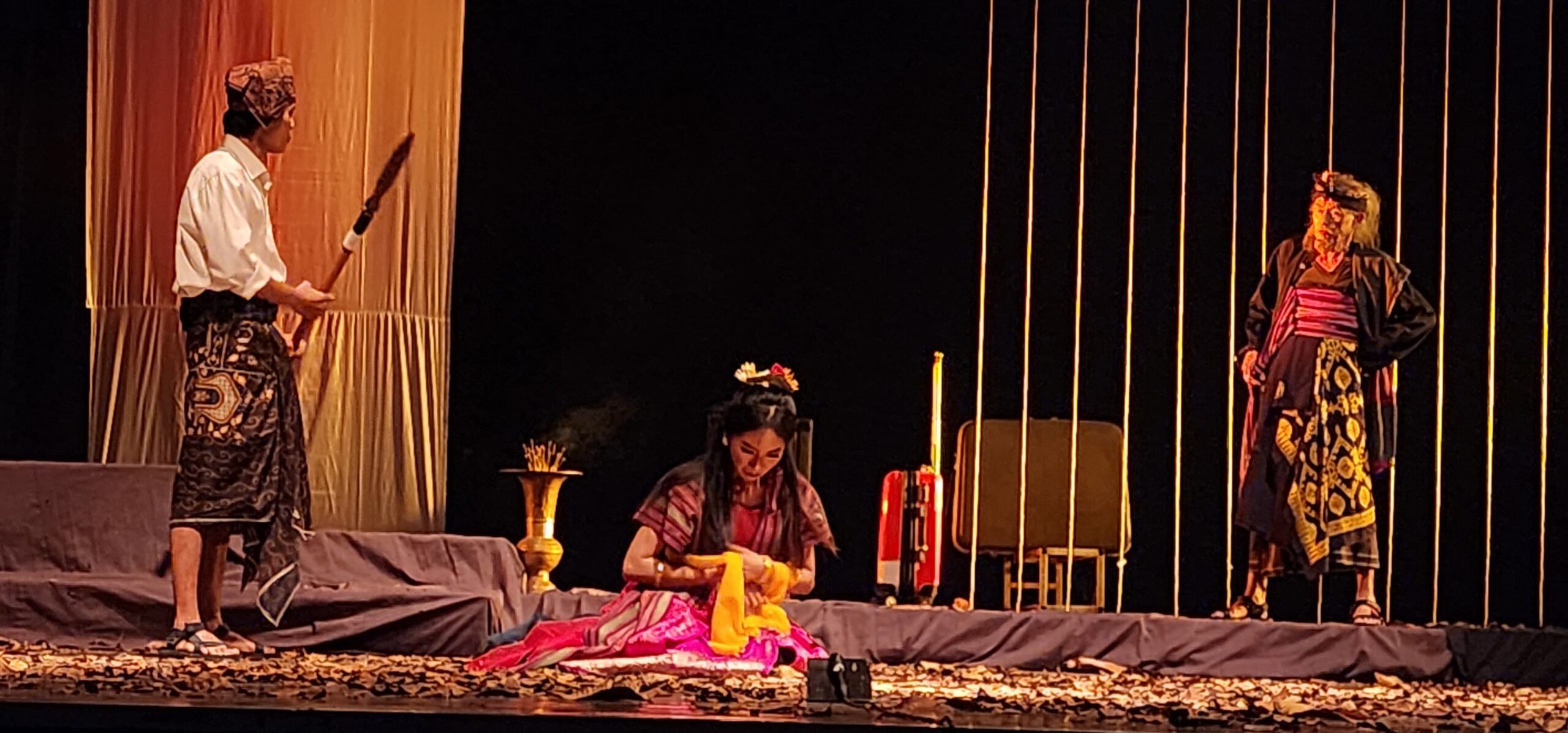 Dende Tamari: Perempuan Sasak Menentang Kekuasaan