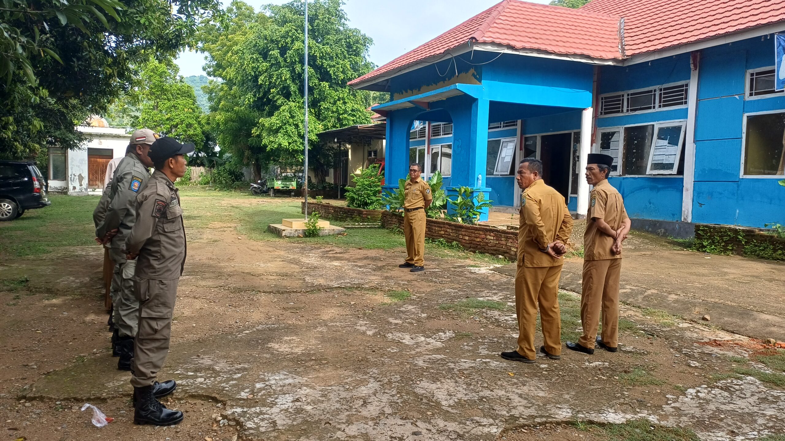Pimpin Apel Perdana, PLT Camat Palibelo Tekankan Kedisiplinan dan Pelayanan Prima