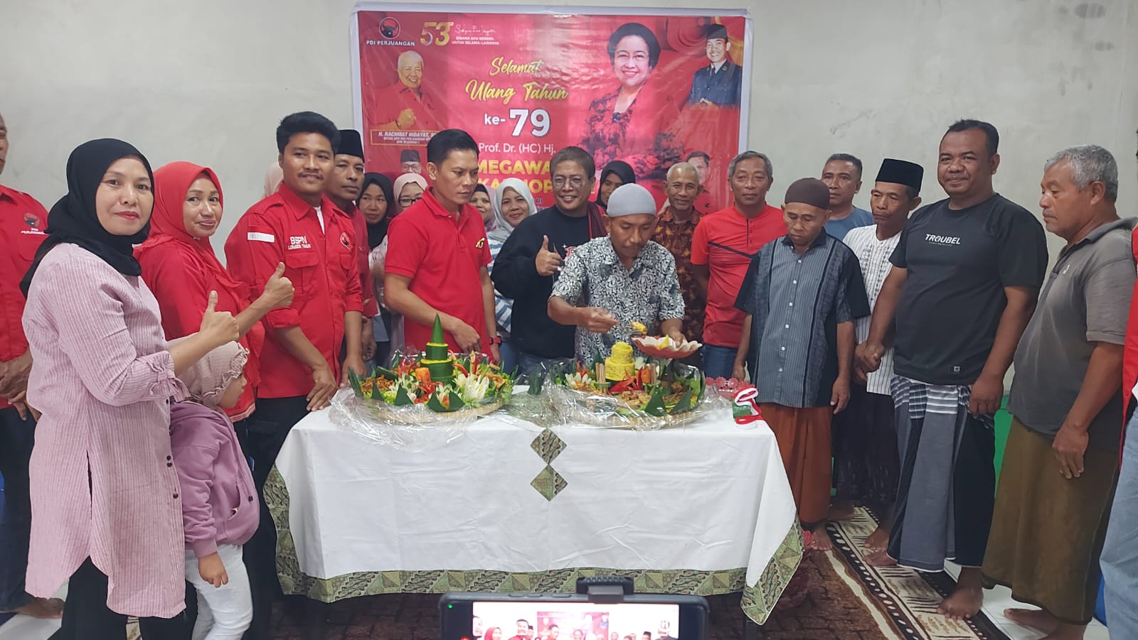 DPC PDI Perjuangan Lombok Timur Rayakan HUT ke-79 Megawati Soekarnoputri, Resmikan Musholla untuk Rakyat