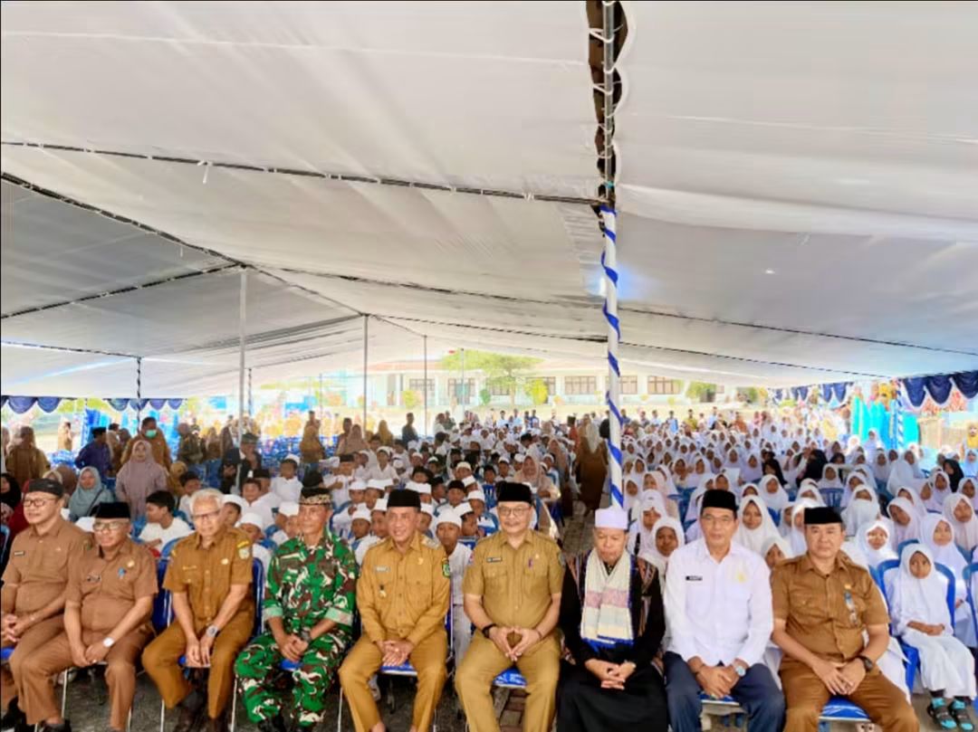 Pemkab Bima Gelar Maulid Nabi dan Khataman Massal, Perkuat Visi Generasi Qur’ani