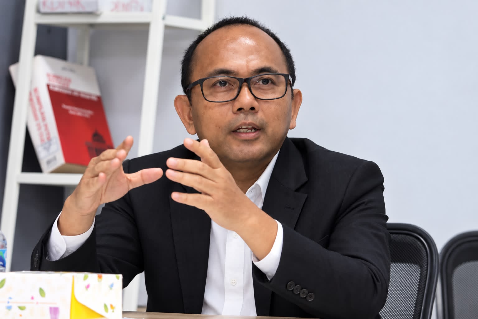 Status Musyafirin di PDIP Disorot, Dekan FH Unram: Komisaris BUMD Tak Boleh masih Kader Aktif Partai